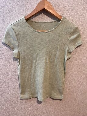 American Eagle Ribbed Baby Tee Shirt Cropped Sage Green Medium